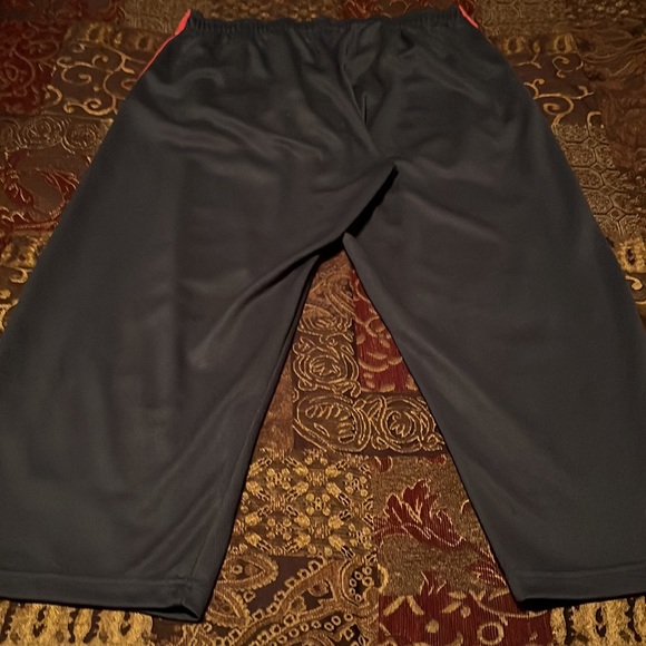 Adidas Three Stripes Loose Fit Capri - Picture 5 of 5